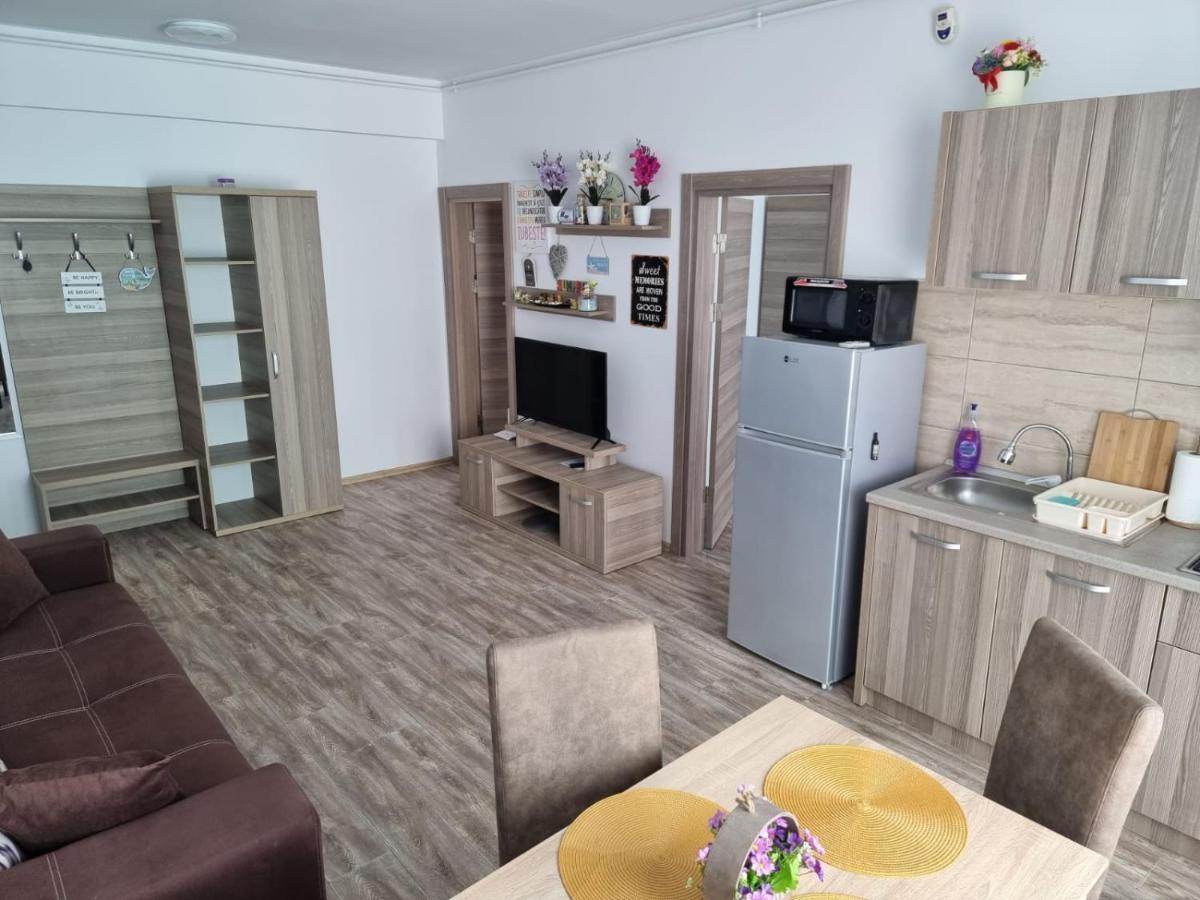 Apartment Summerland M&a